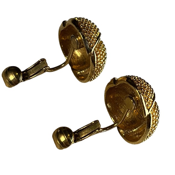 COPY - Vintage Avon Gold Tone Knot Clip On Earrings - Picture 5 of 7